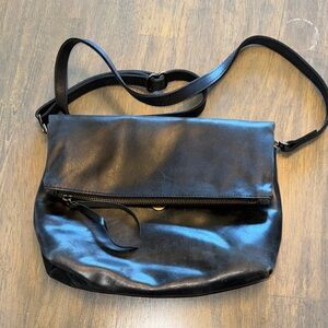 Able EMNET FOLDOVER CROSSBODY Black